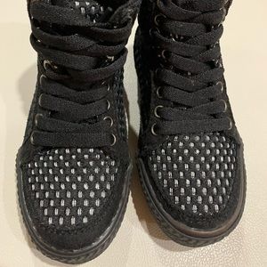 AMIANA Girl Black Mesh High Top Sneakers size 8